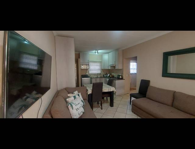 1 BEDROOM TOWNHOUSE FOR SALE IN SUNNINGHILL